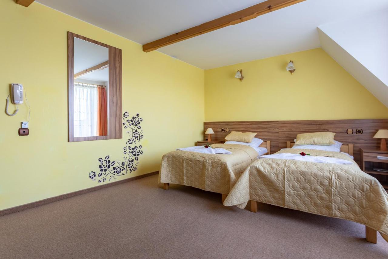 Hotel Goralski Raj Nowy Targ Eksteriør billede
